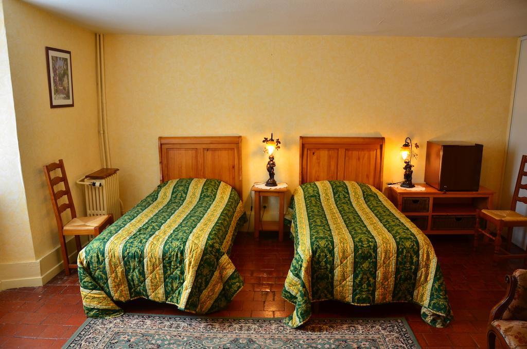 Auberge Bourbonnaise Lurcy-Levis Phòng bức ảnh