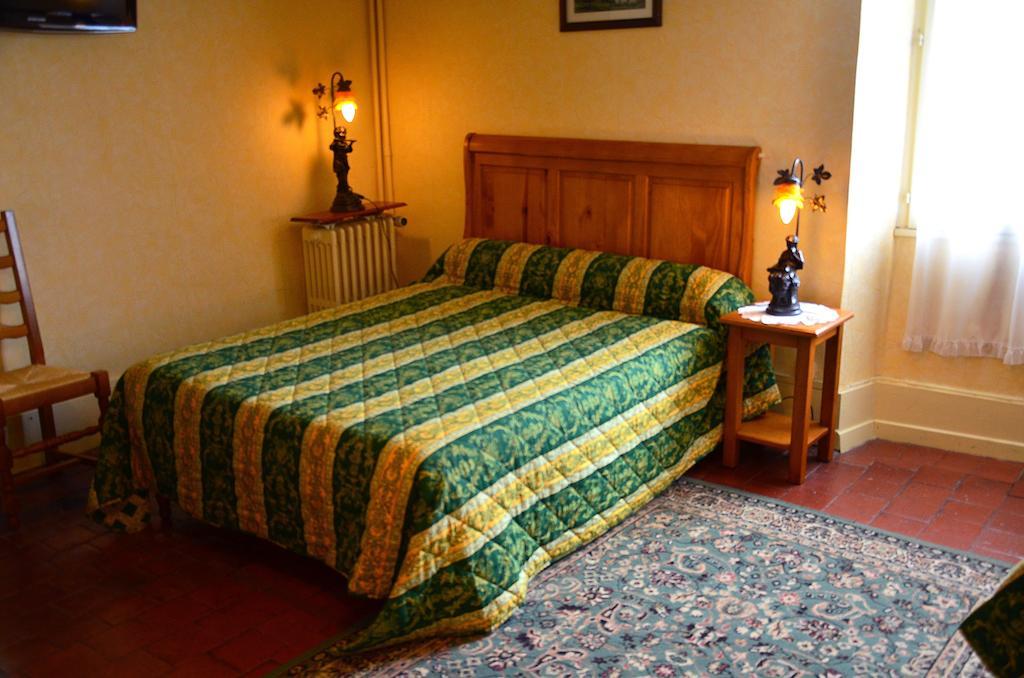 Auberge Bourbonnaise Lurcy-Levis Phòng bức ảnh